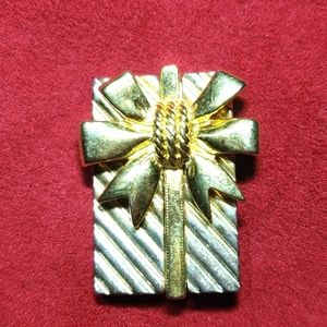 Vintage Premier Designs Gold Tone & Silver Present Gift Brooch Pendant